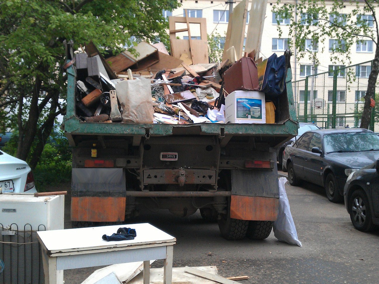 Вывоз строительного мусора в  Щербинке
